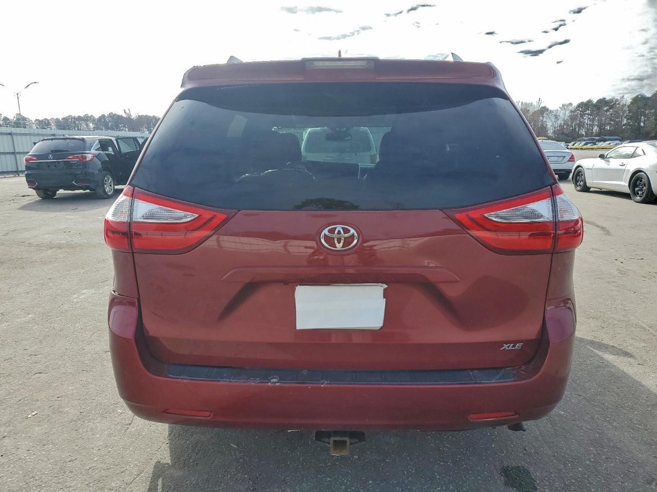 2018 Toyota Sienna Xle - Фото 6