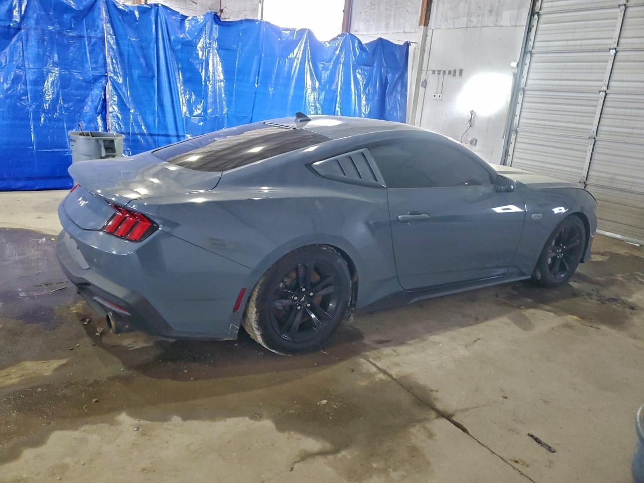 2024 Ford Mustang Gt - Фото 3