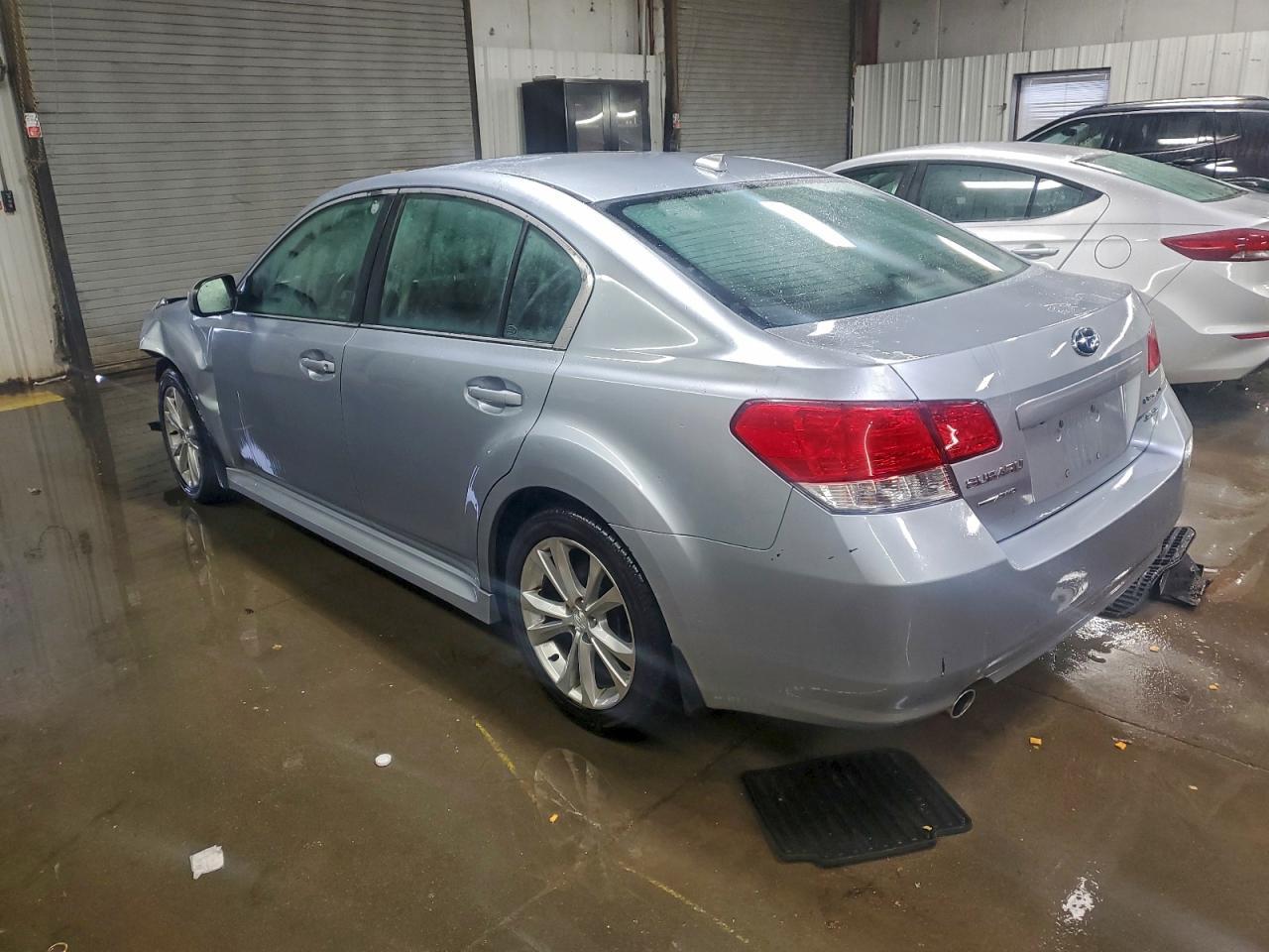 2014 Subaru Legacy 3.6R Limited - Image 2