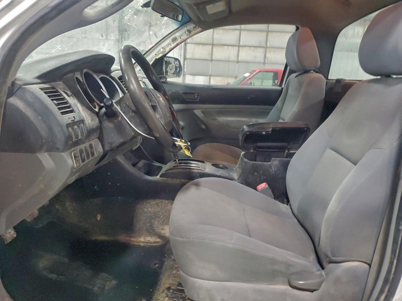 2014 Toyota Tacoma - Image 7