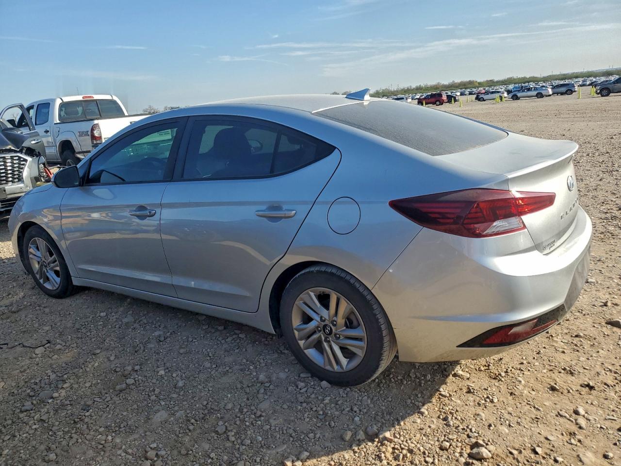 2020 Hyundai Elantra Sel - Фото 2