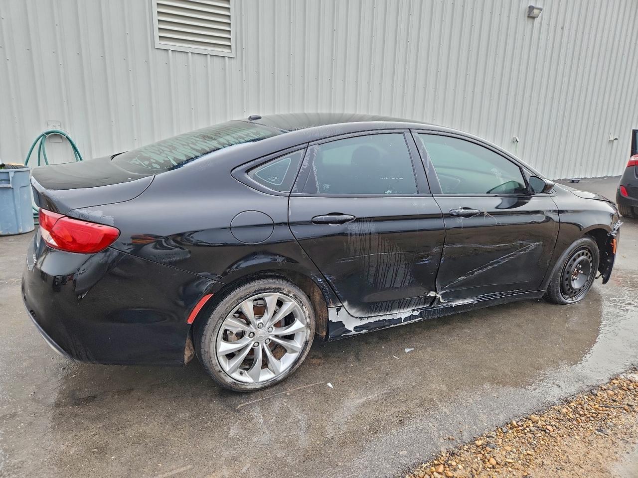 2015 Chrysler 200 S - Image 3