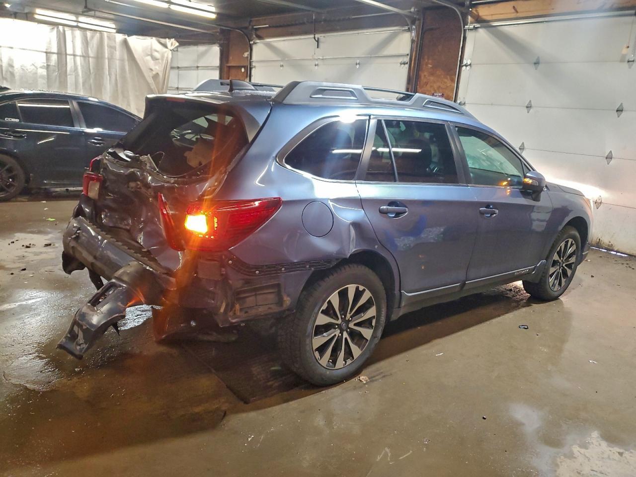 2016 Subaru Outback - Фото 3