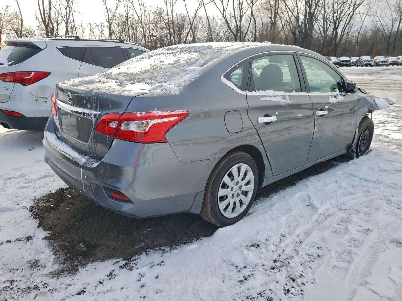 2016 Nissan Sentra S - Фото 3