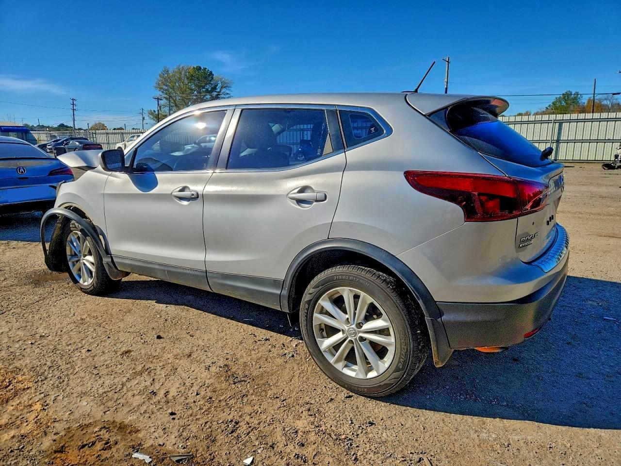 2017 Nissan Rogue Sport S - Image 2