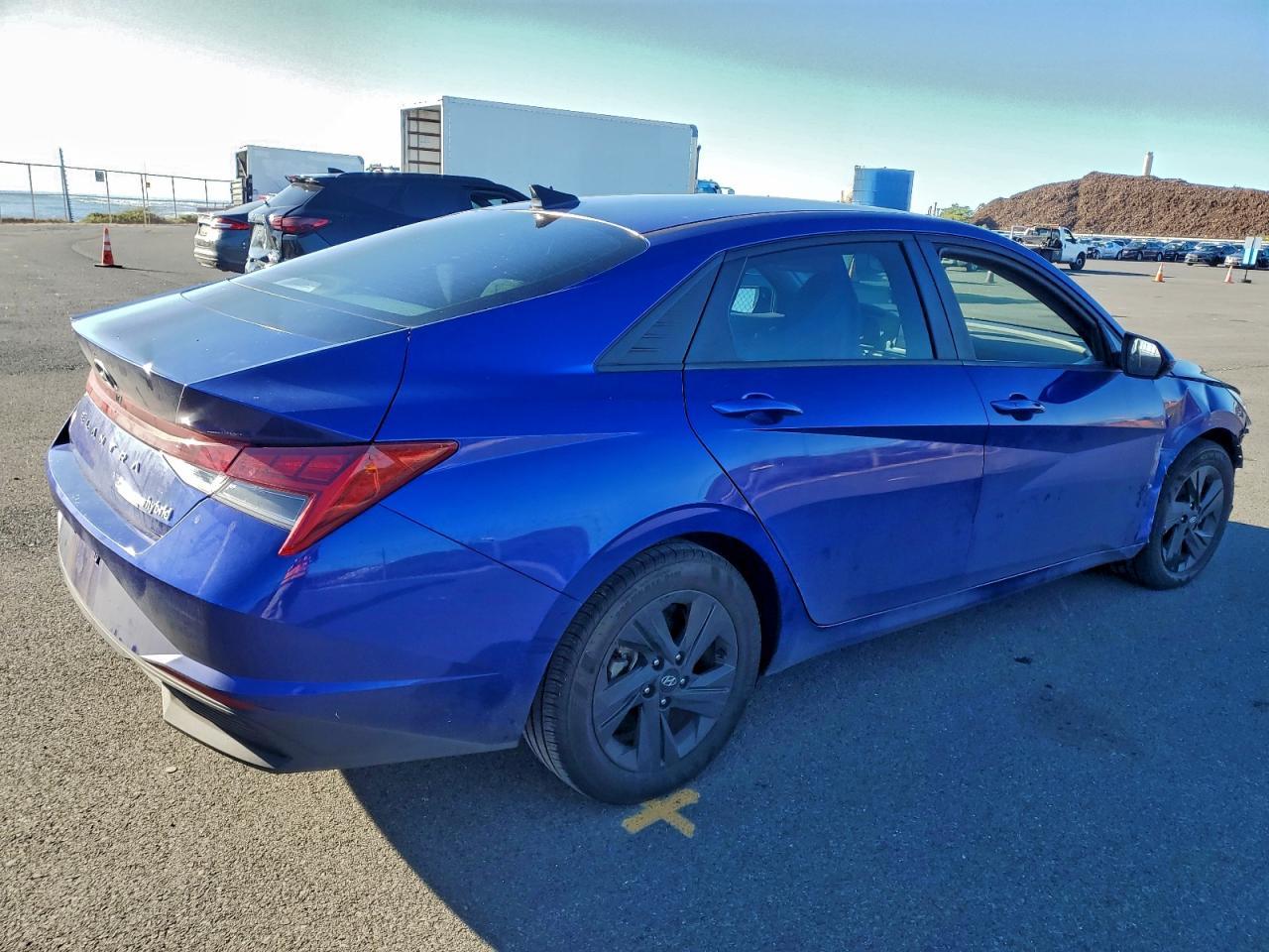 2023 Hyundai Elantra Blue - Image 3