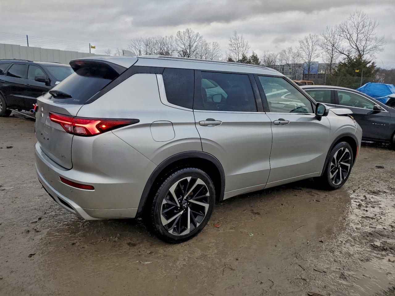 2022 Mitsubishi Outlander Sel - Фото 3