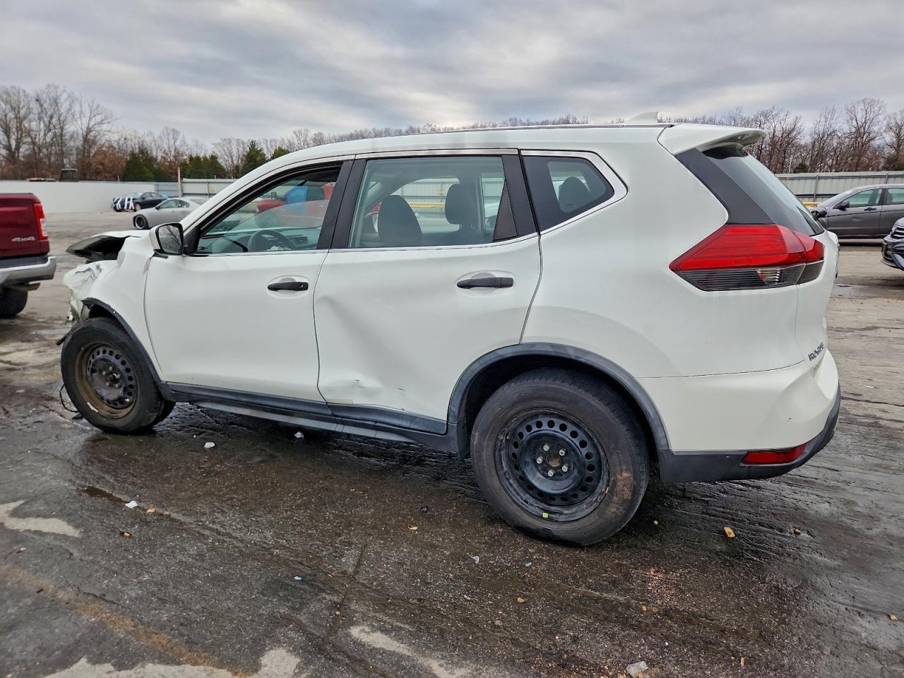 2017 Nissan Rogue S - Фото 2