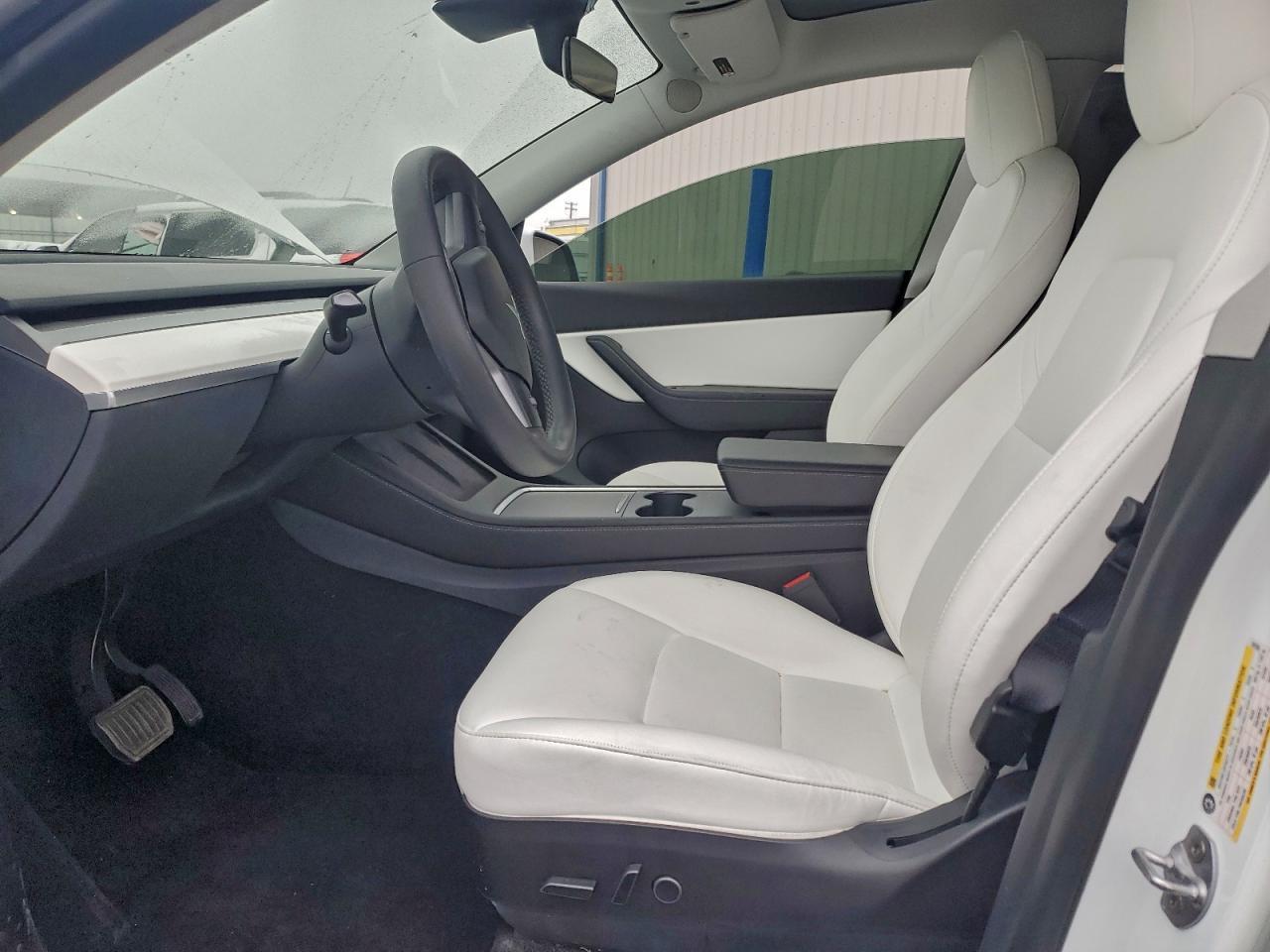 2022 Tesla Model Y - Image 7
