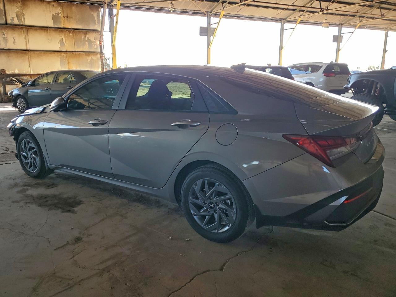 2024 Hyundai Elantra Blue - Image 2