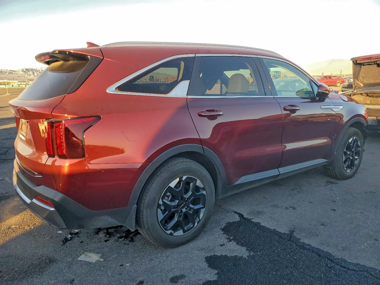 2025 Kia Sorento S - Фото 3