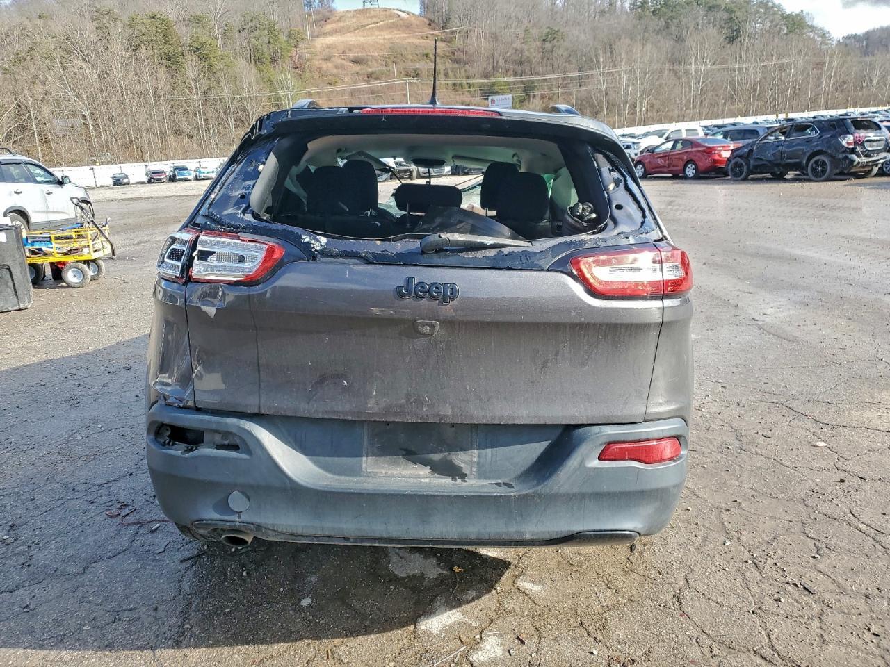 2018 Jeep Cherokee Latitude - Image 6
