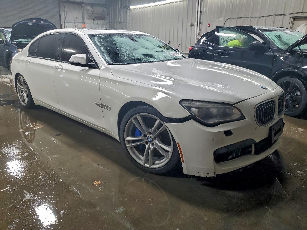 2013 BMW 750Li - Фото 4