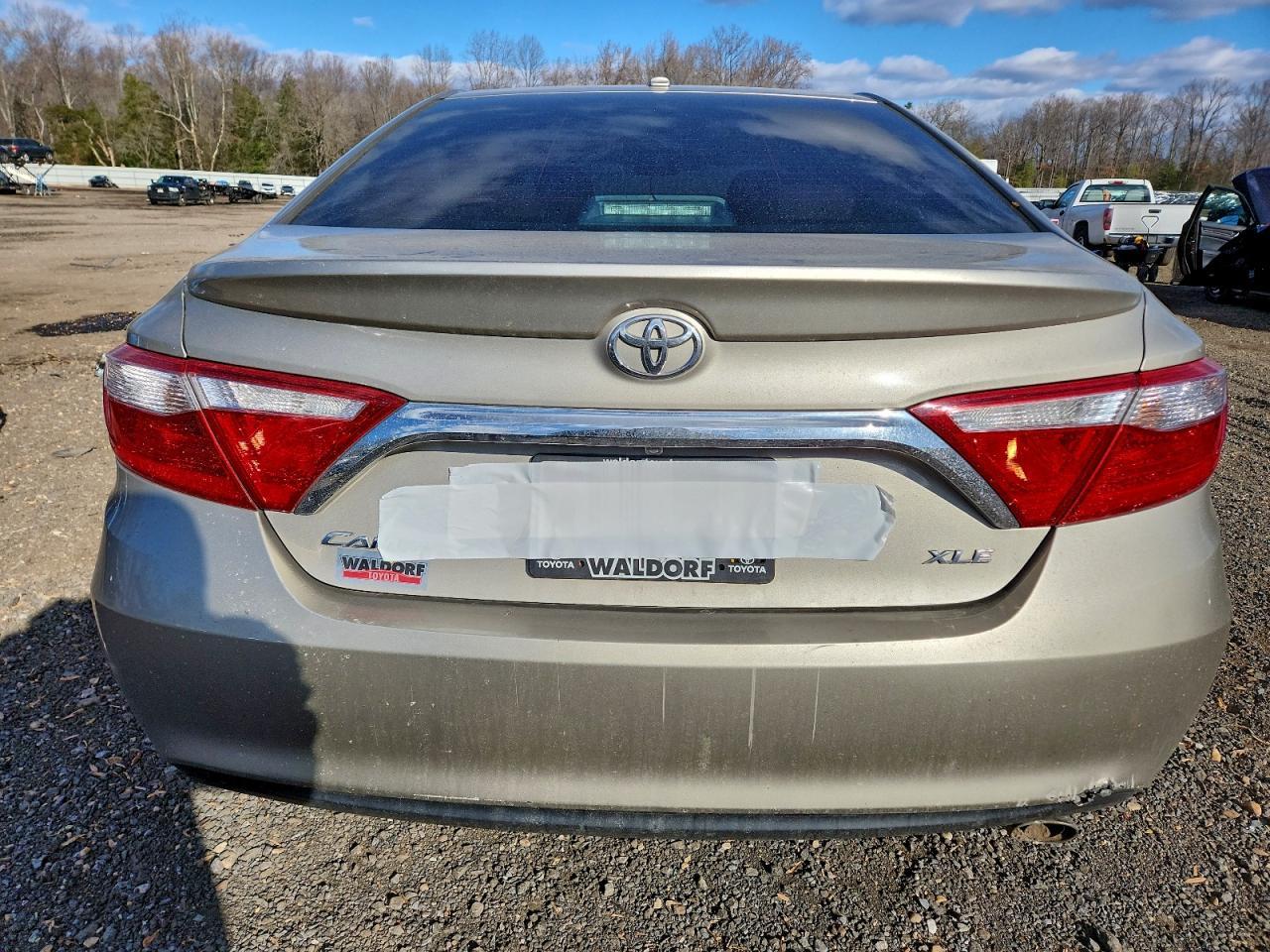 2016 Toyota Camry - Image 6