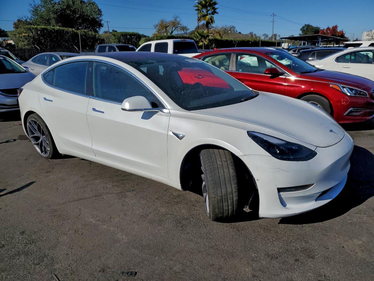 2017 Tesla Model 3 - Фото 4