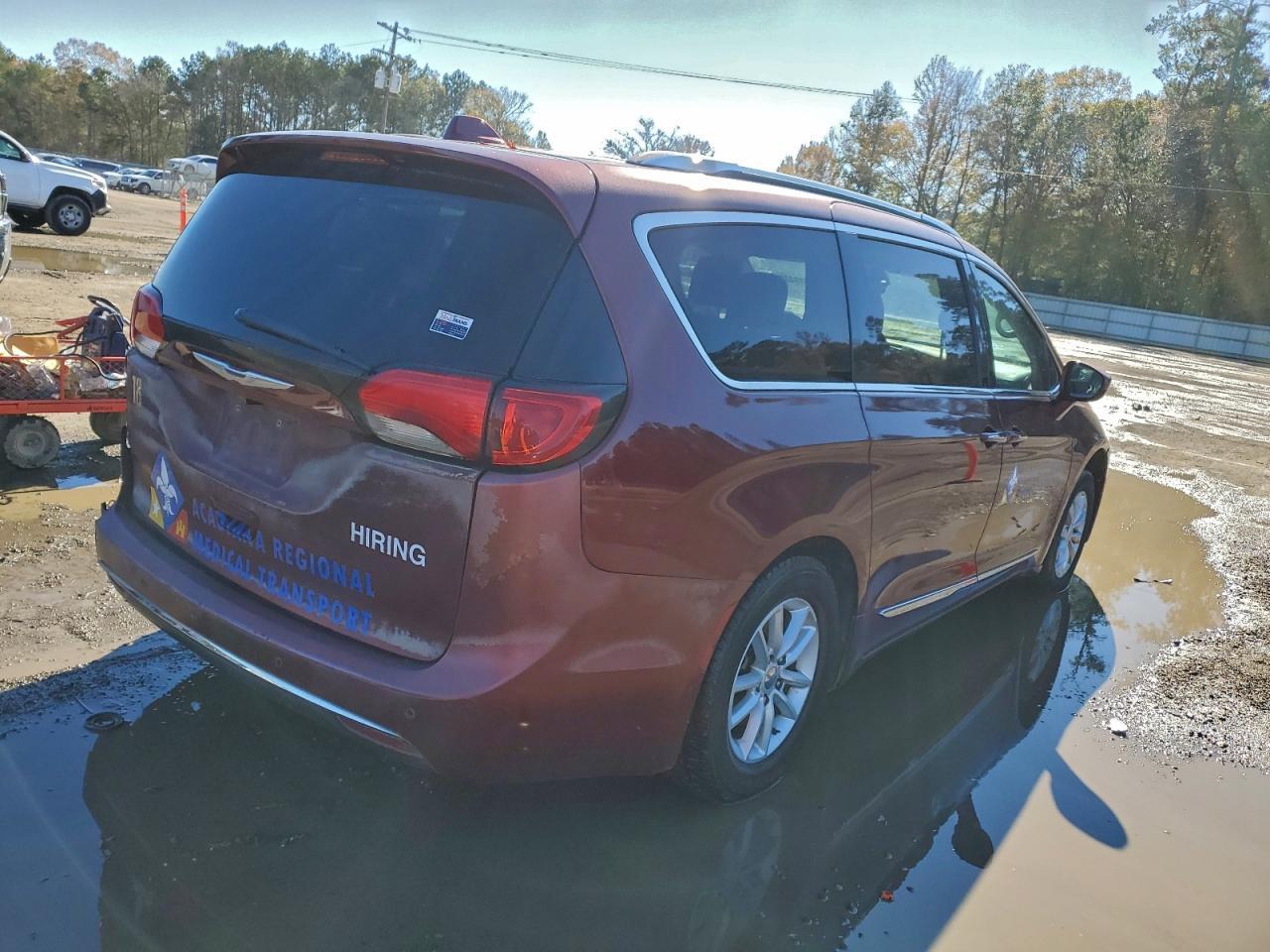 2018 Chrysler Pacifica Touring L - Фото 3