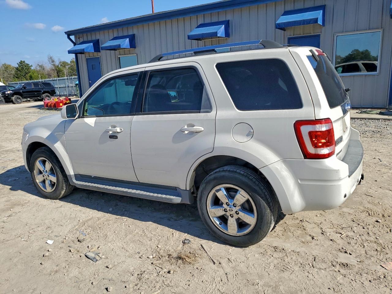 2009 Ford Escape Limited - Фото 2