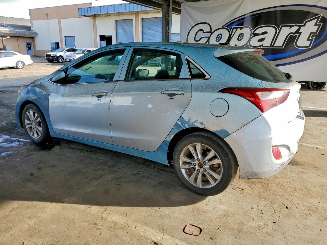 2016 Hyundai Elantra Gt - Image 2