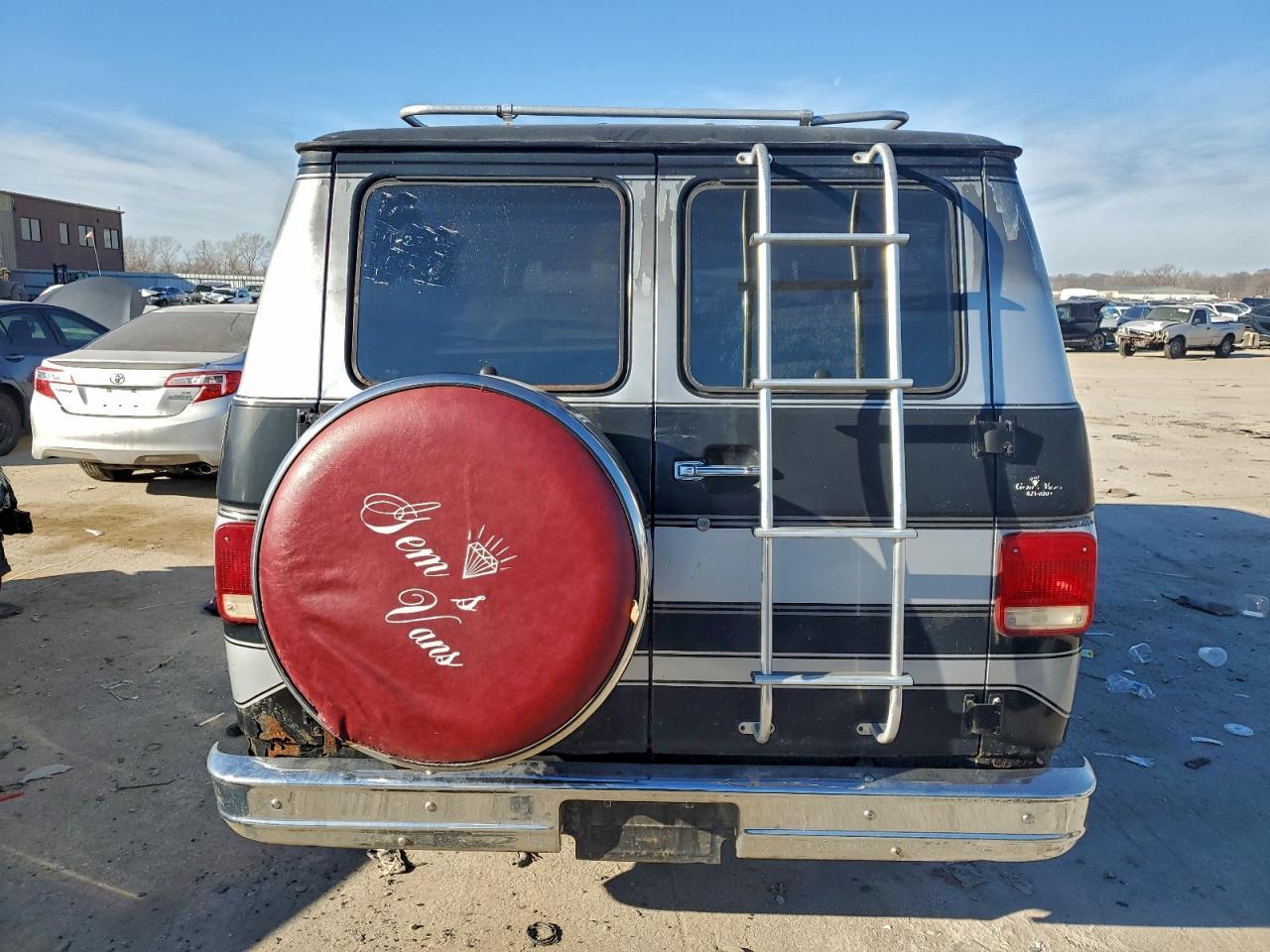 1990 GMC Rally Wagon / Van G2500 - Image 6
