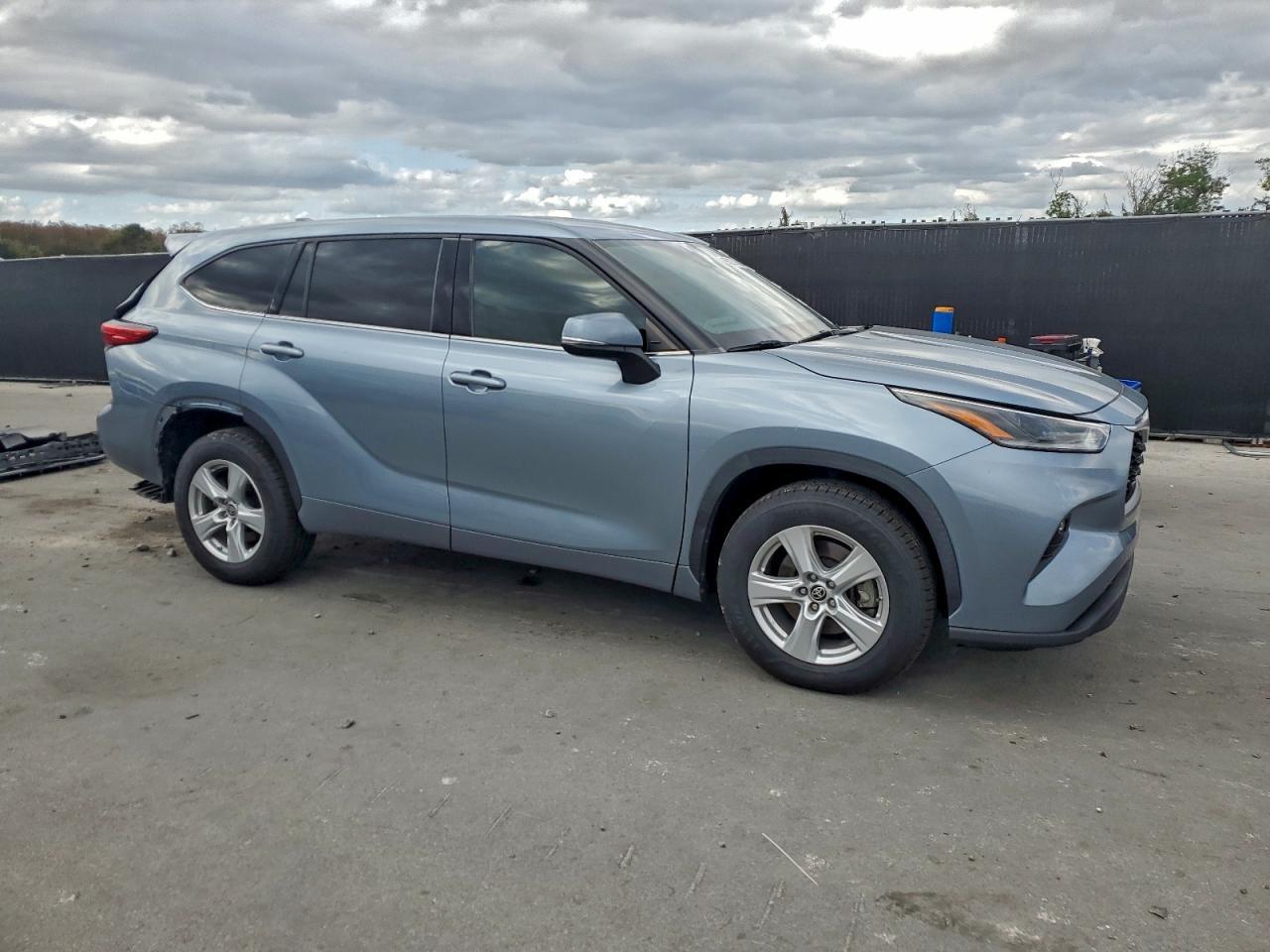 2021 Toyota Highlander Le - Фото 4