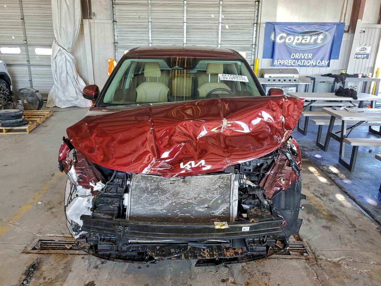 2024 Kia Carnival Lx - Image 5