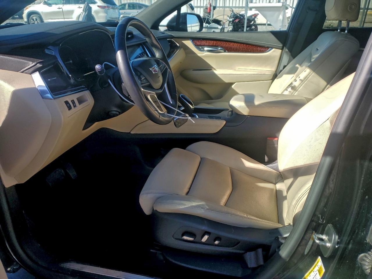 2017 Cadillac Xt5 Luxury - Image 7