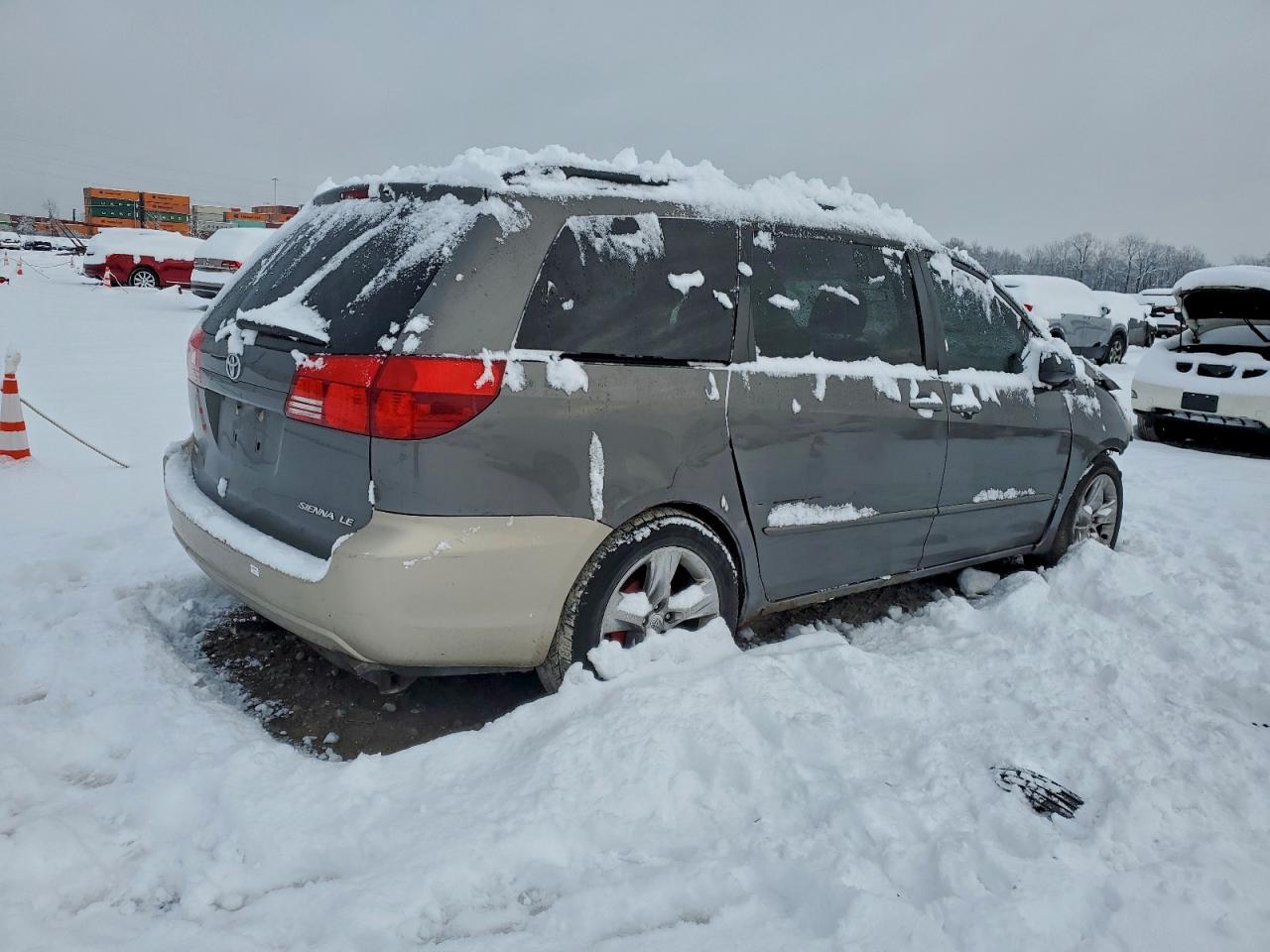 2004 Toyota Sienna Ce - Фото 3