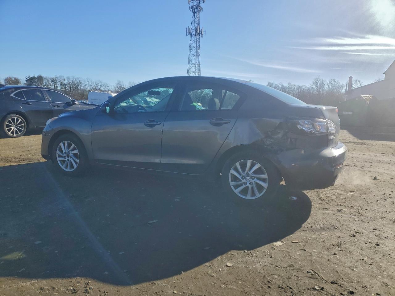 2012 Mazda 3 I - Image 2