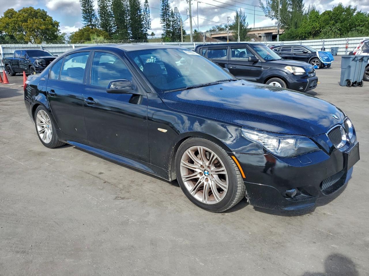 2010 BMW 528 I - Фото 4