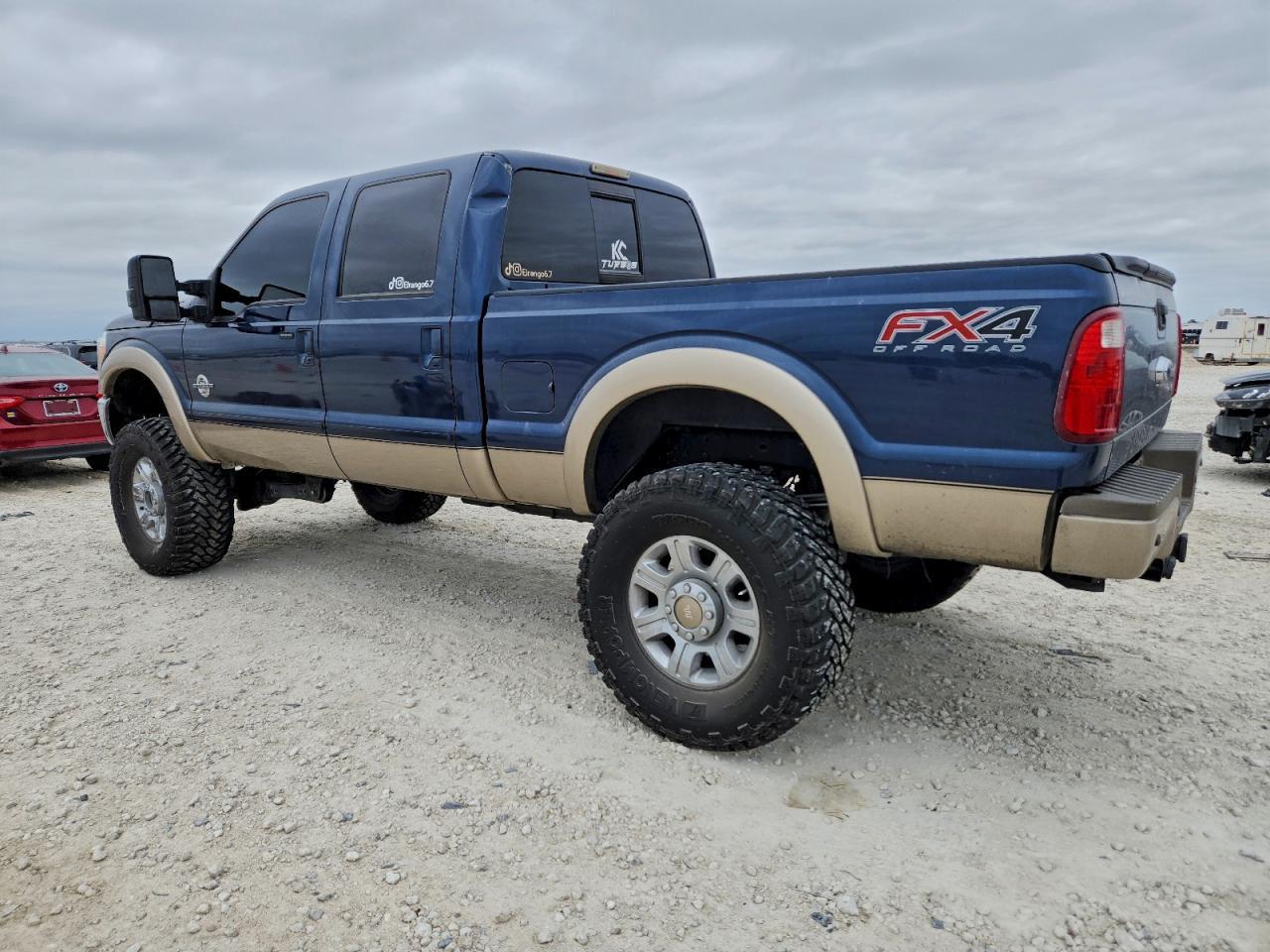 2013 Ford F250 Super Duty - Фото 2
