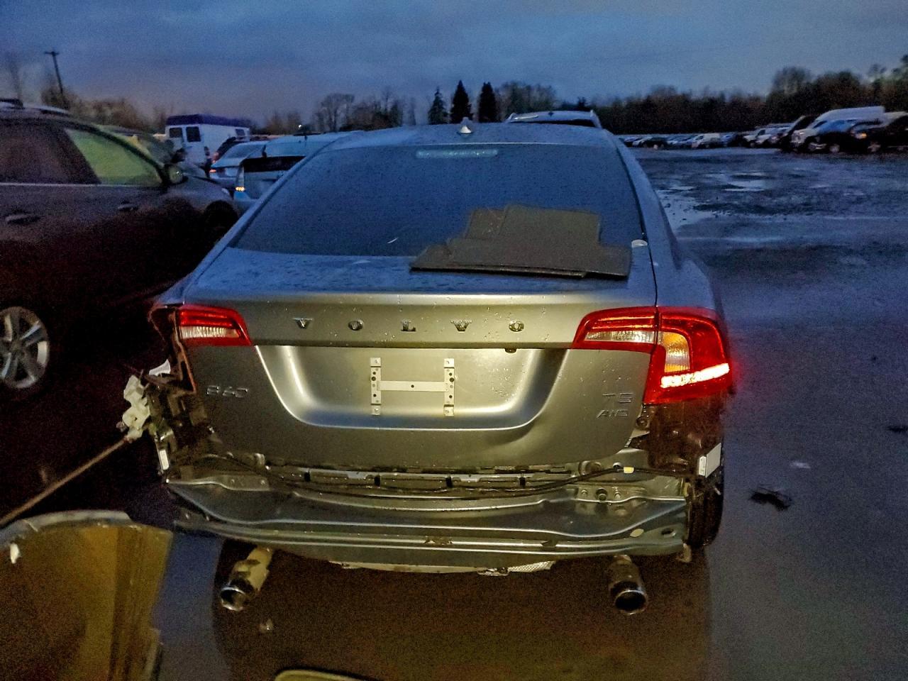 2017 Volvo S60 Dynamic - Image 6