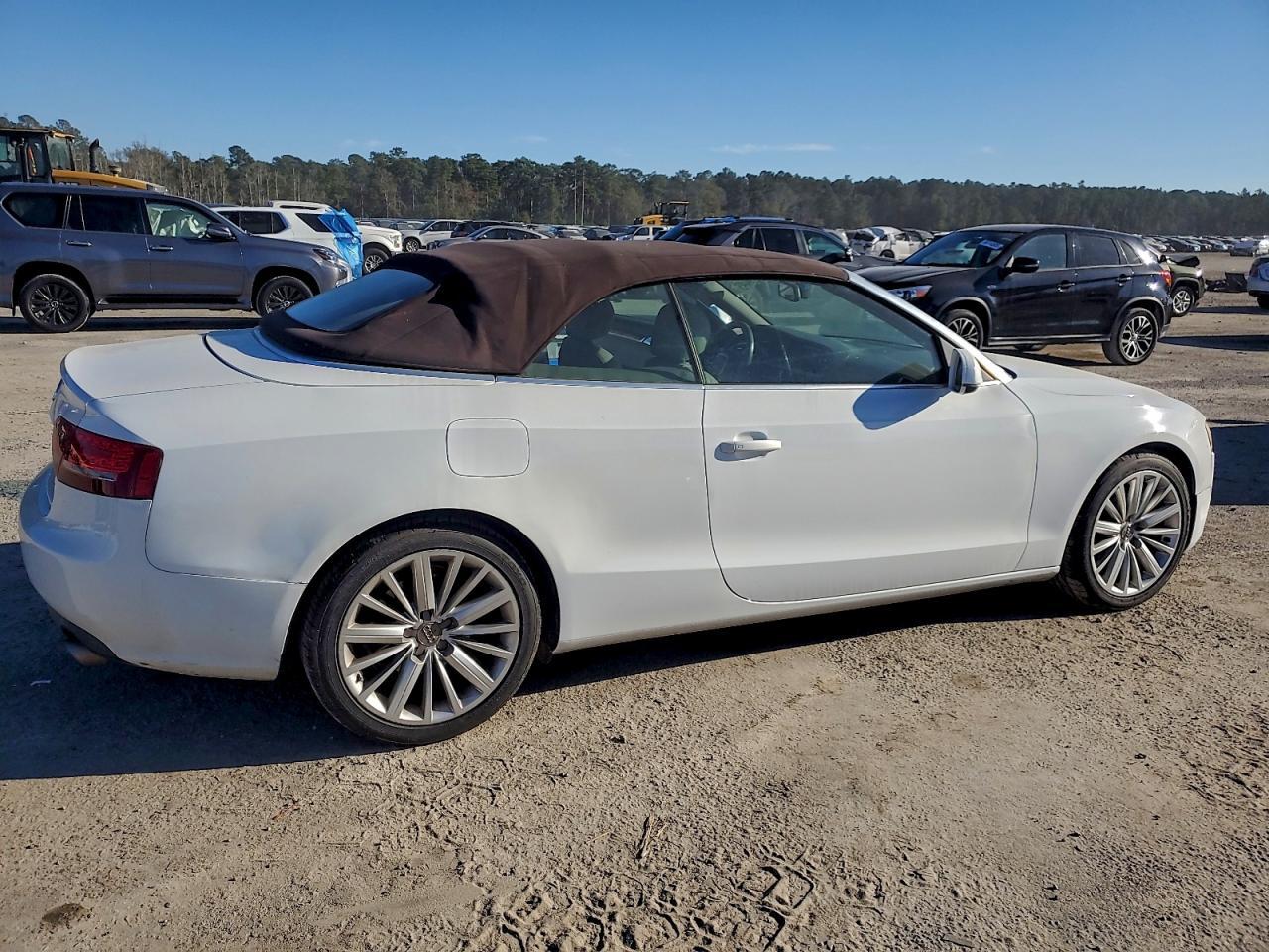 2010 Audi A5 Premium Plus - Фото 3