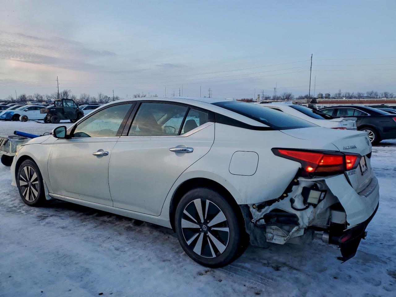 2021 Nissan Altima Sl - Фото 2