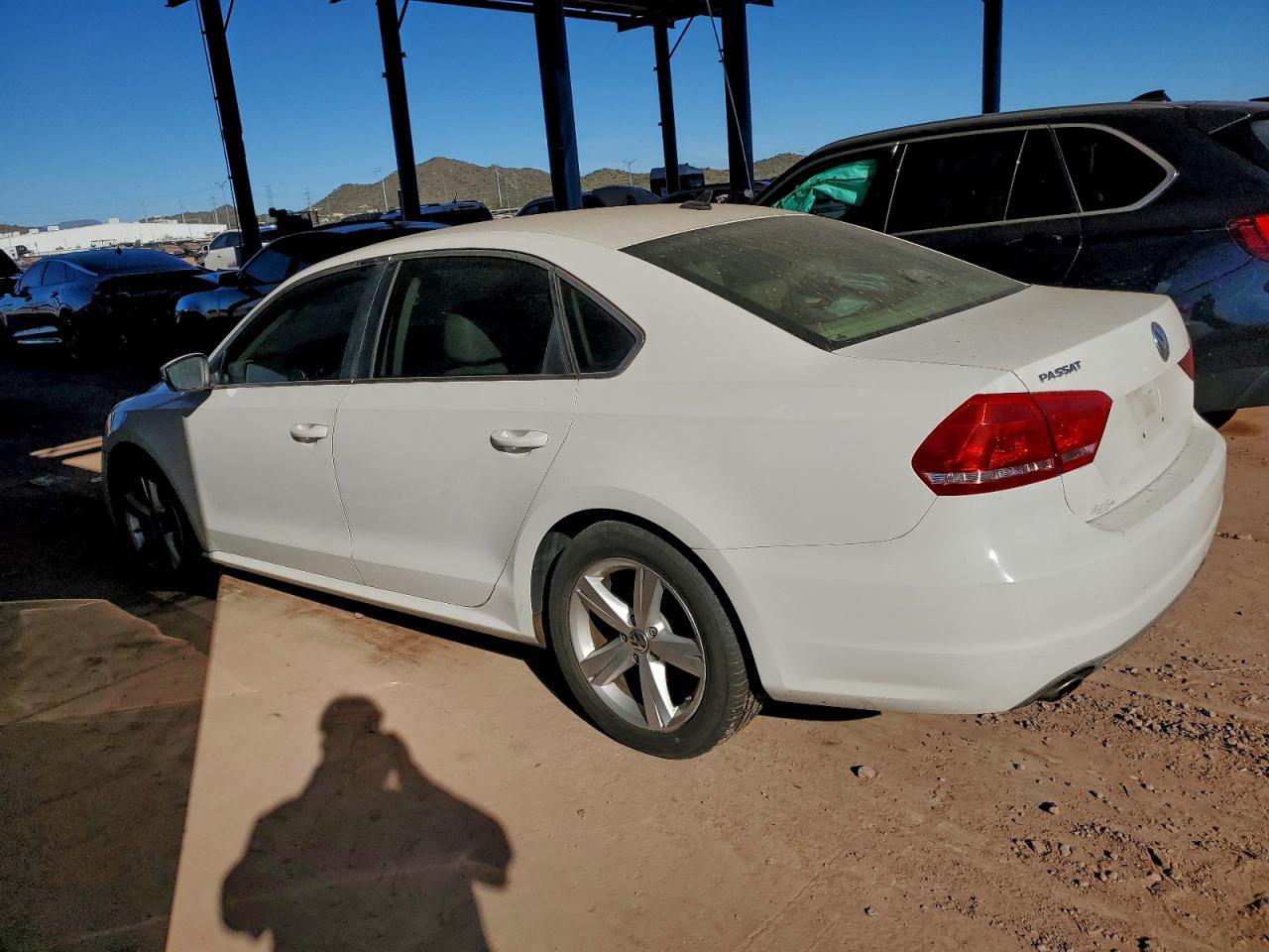 2012 Volkswagen Passat - Фото 2