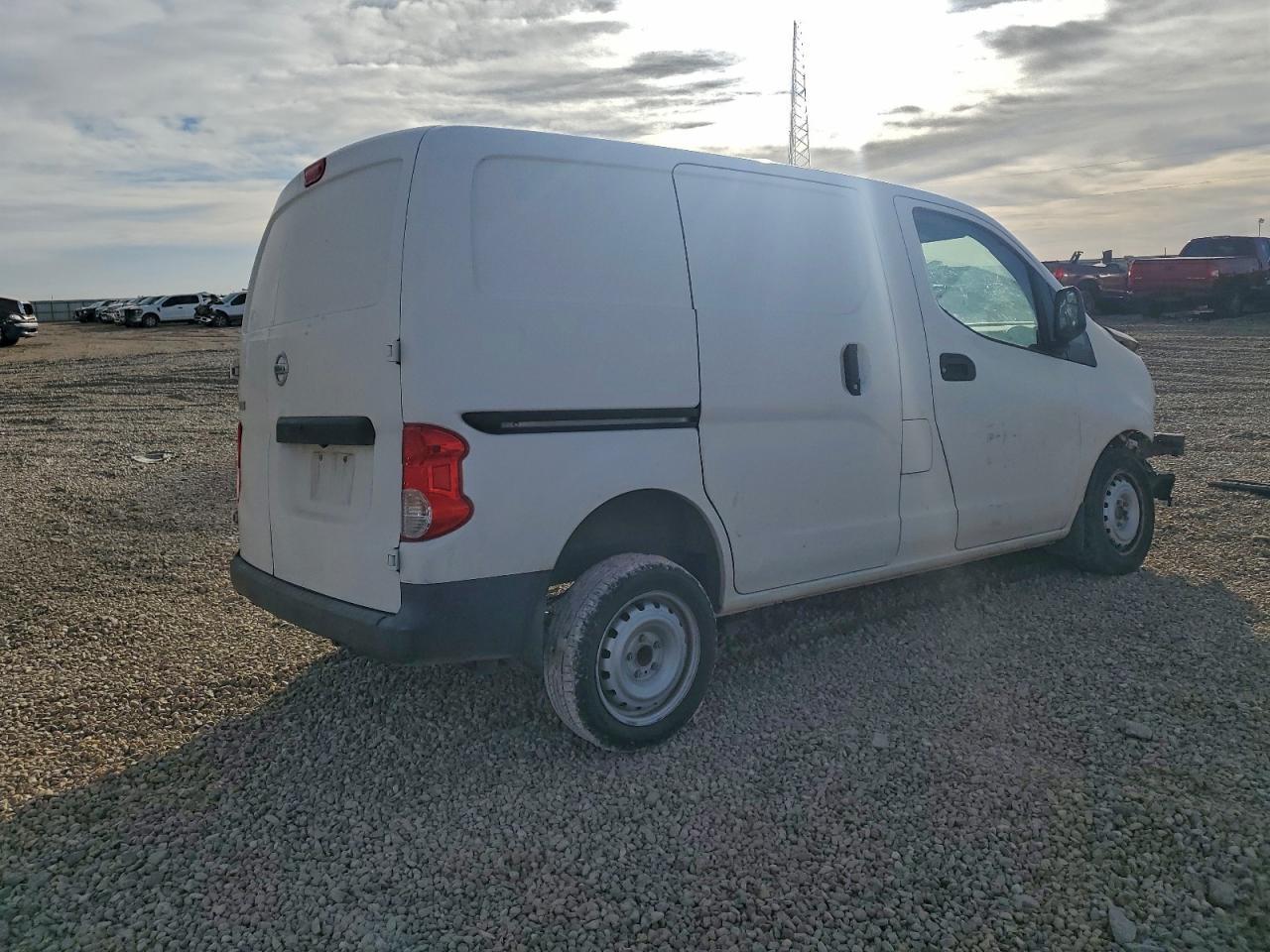 2017 Niss Nv200 S - Фото 3