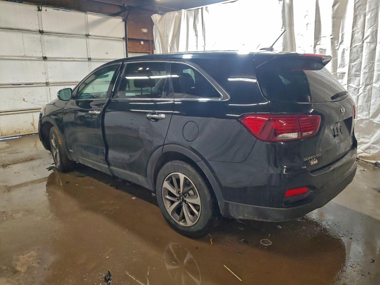 2020 Kia Sorento S - Image 2