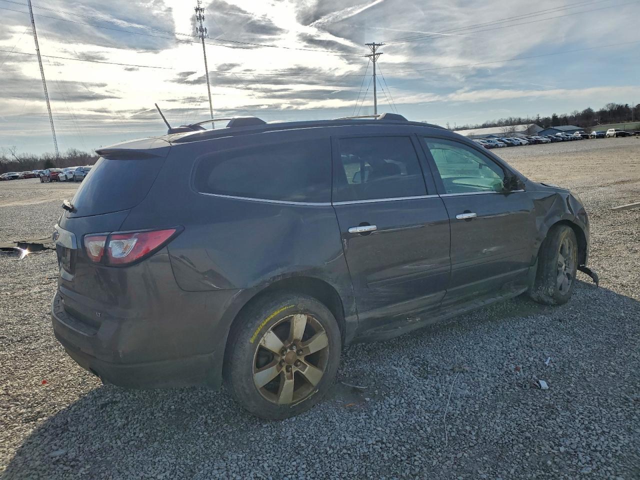 2017 Chevrolet Traverse Lt - Image 3