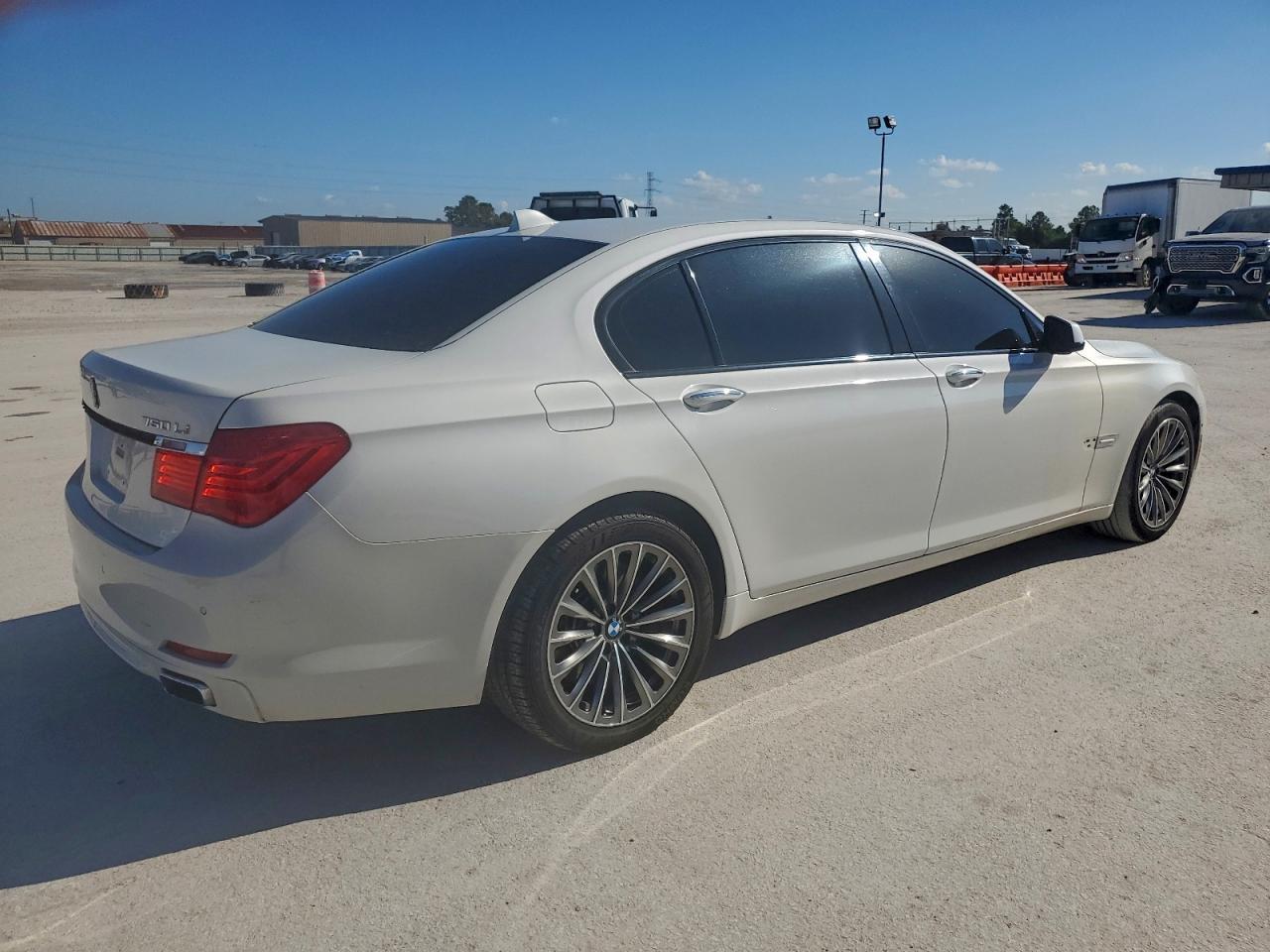 2009 BMW 750 Li - Фото 3