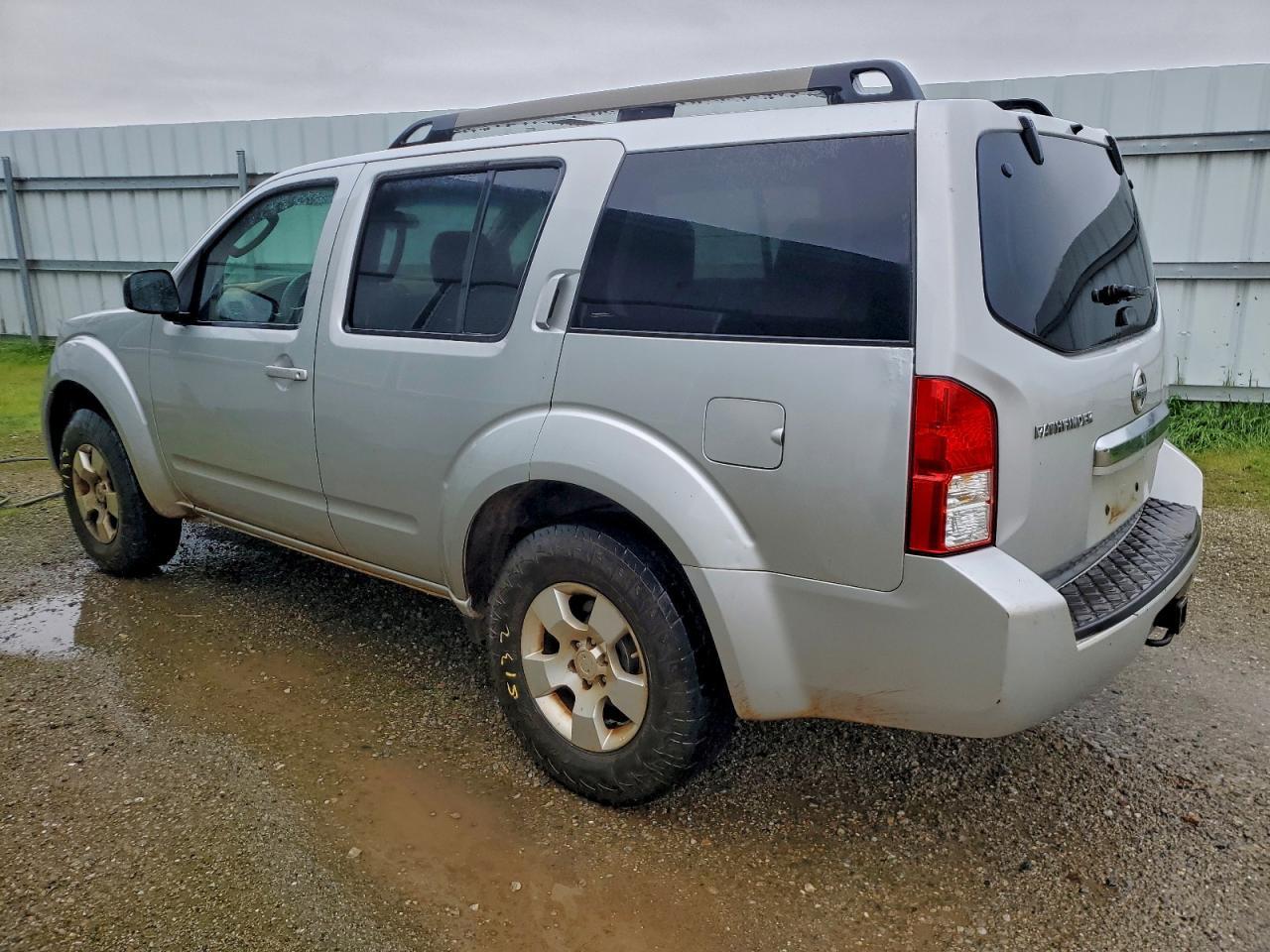 2012 Nissan Pathfinder S *** Repo *** - Image 2