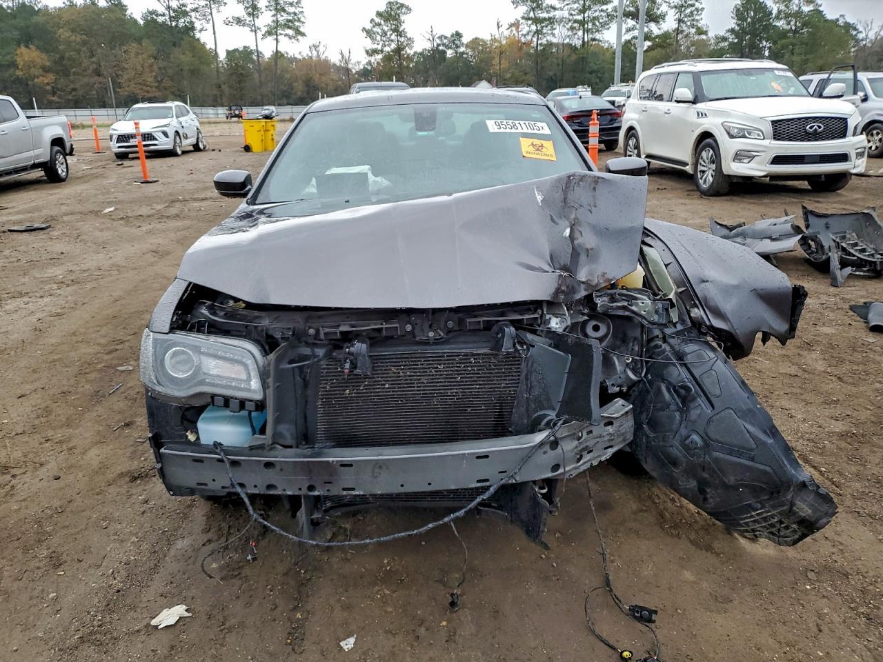 2021 Chrysler 300 S - Фото 5