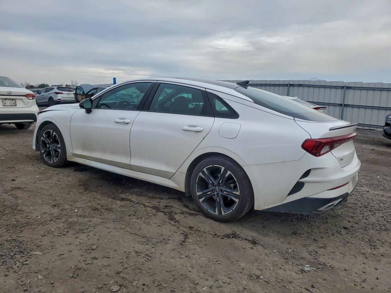 2022 Kia K5 Gt Line - Image 2