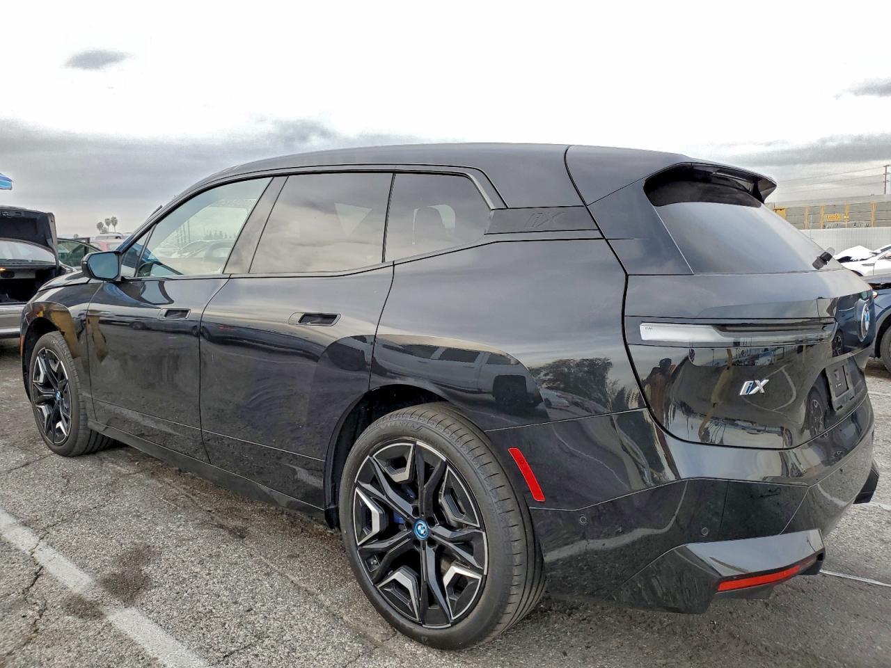 2024 BMW Ix xDrive50 - Фото 2