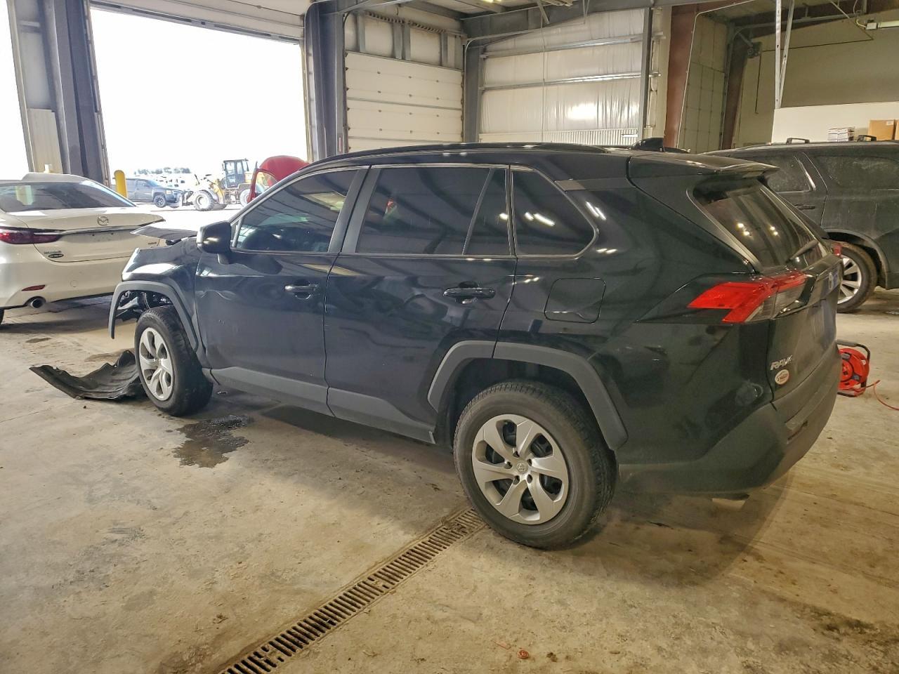 2021 Toyota Rav4 Le - Фото 2