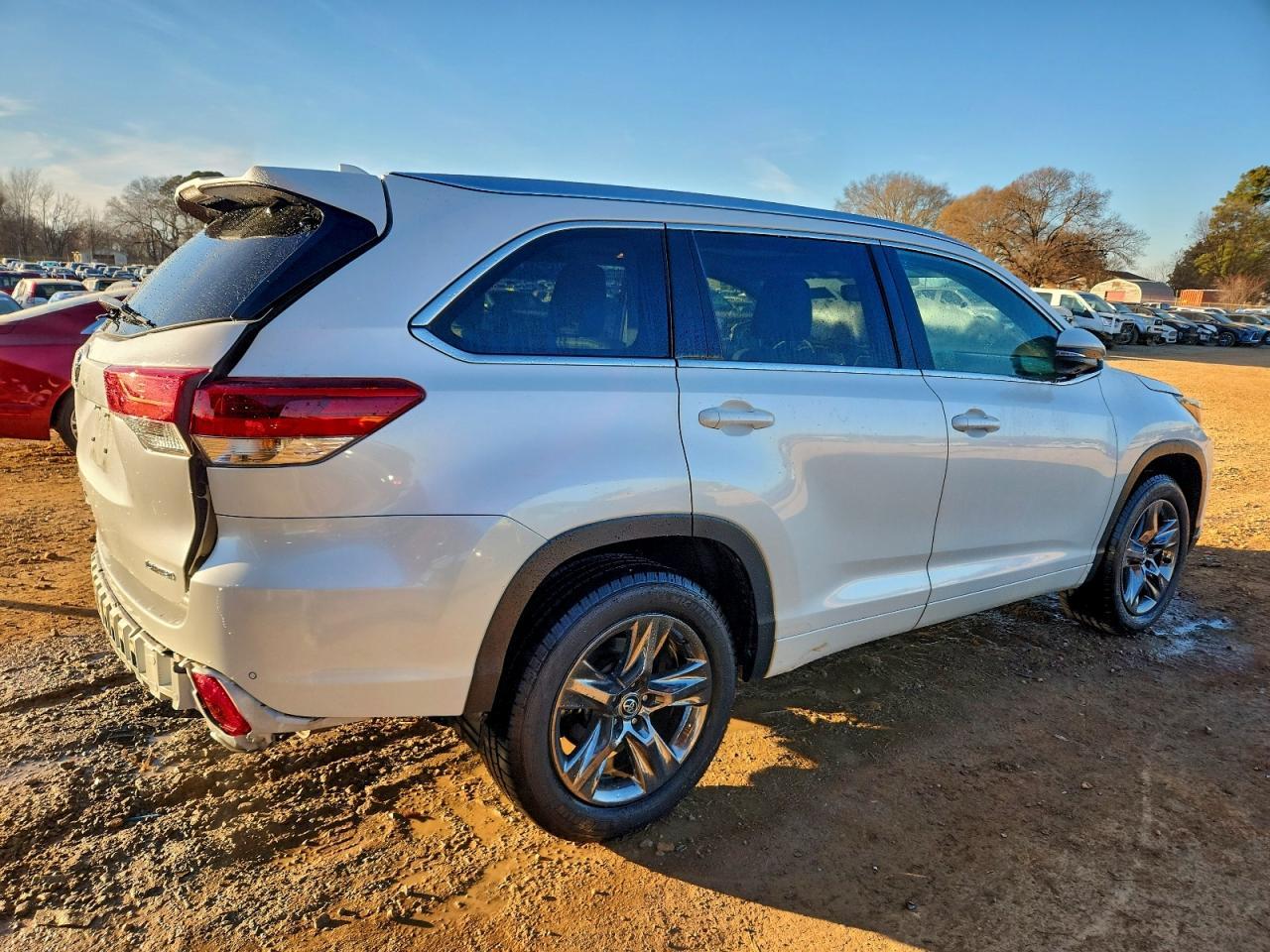 2019 Toyota Highlander Limited - Image 3