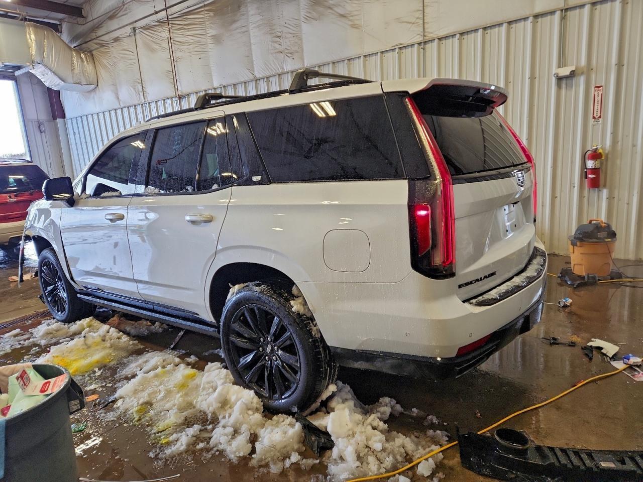 2021 Cadillac Escalade Sport Platinum - Фото 2