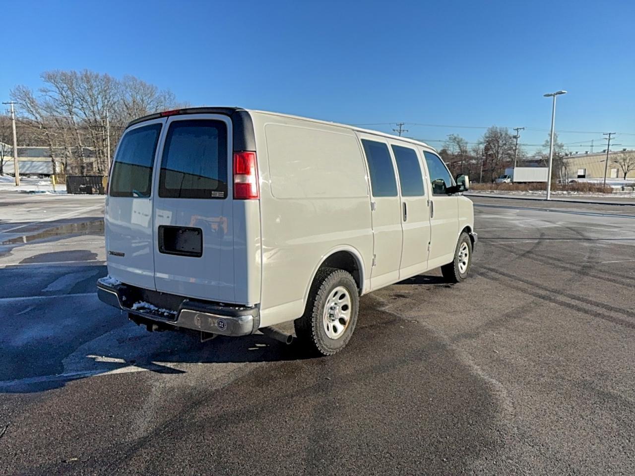 2011 Chevrolet Express G1500 - Фото 4