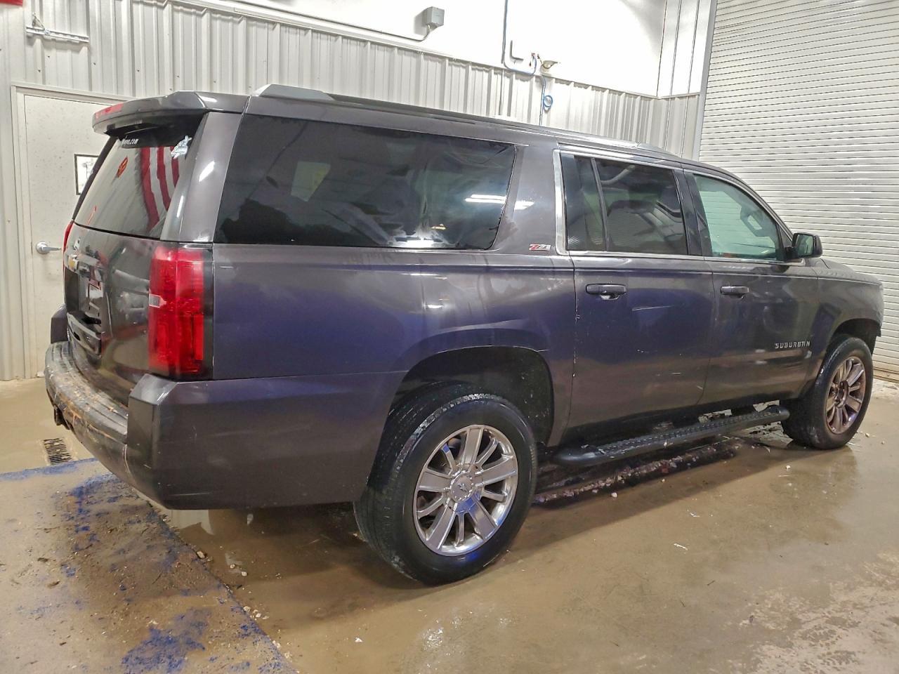 2017 Chevrolet Suburban K1500 Lt - Фото 3