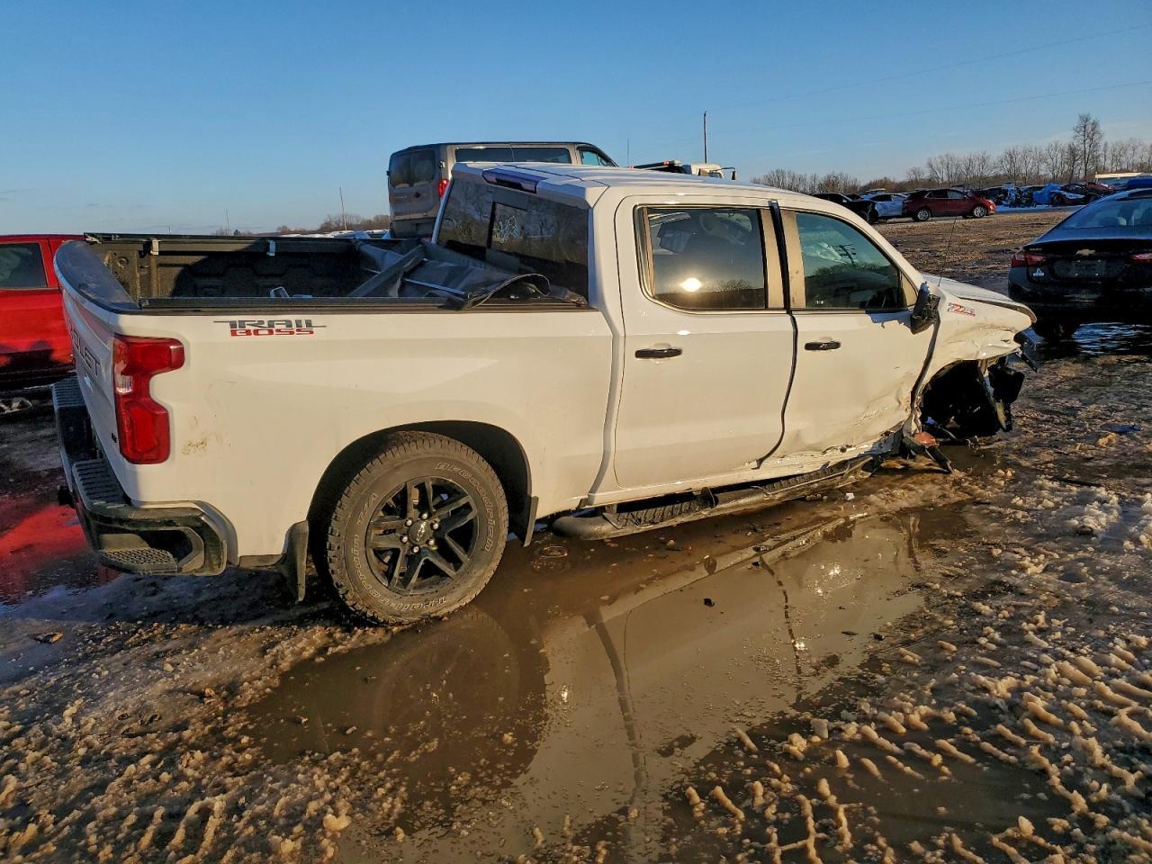 2021 Chevrolet Silverado K1500 Lt Trail Boss - Фото 3