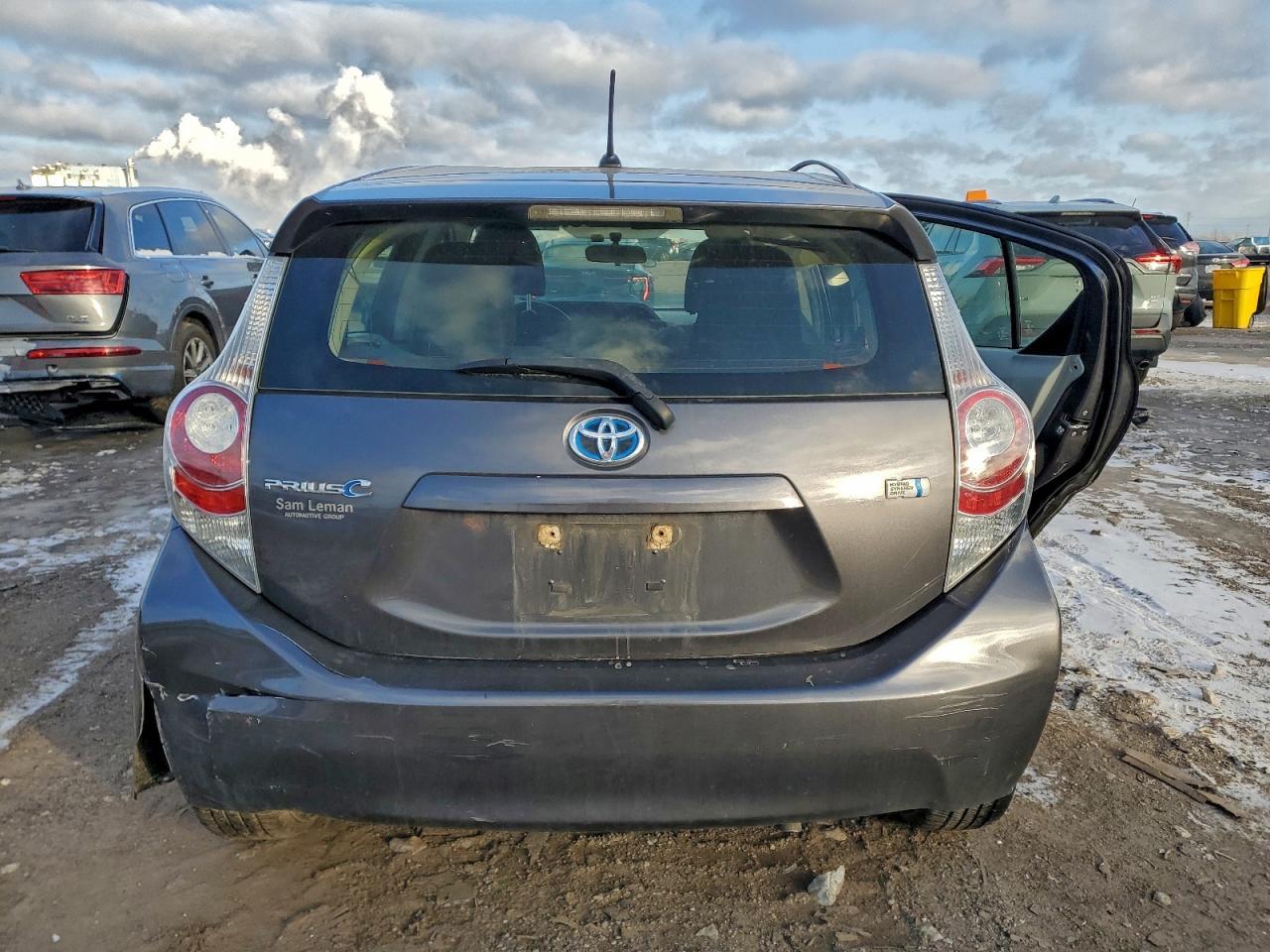 2014 Toyota Prius C - Фото 6