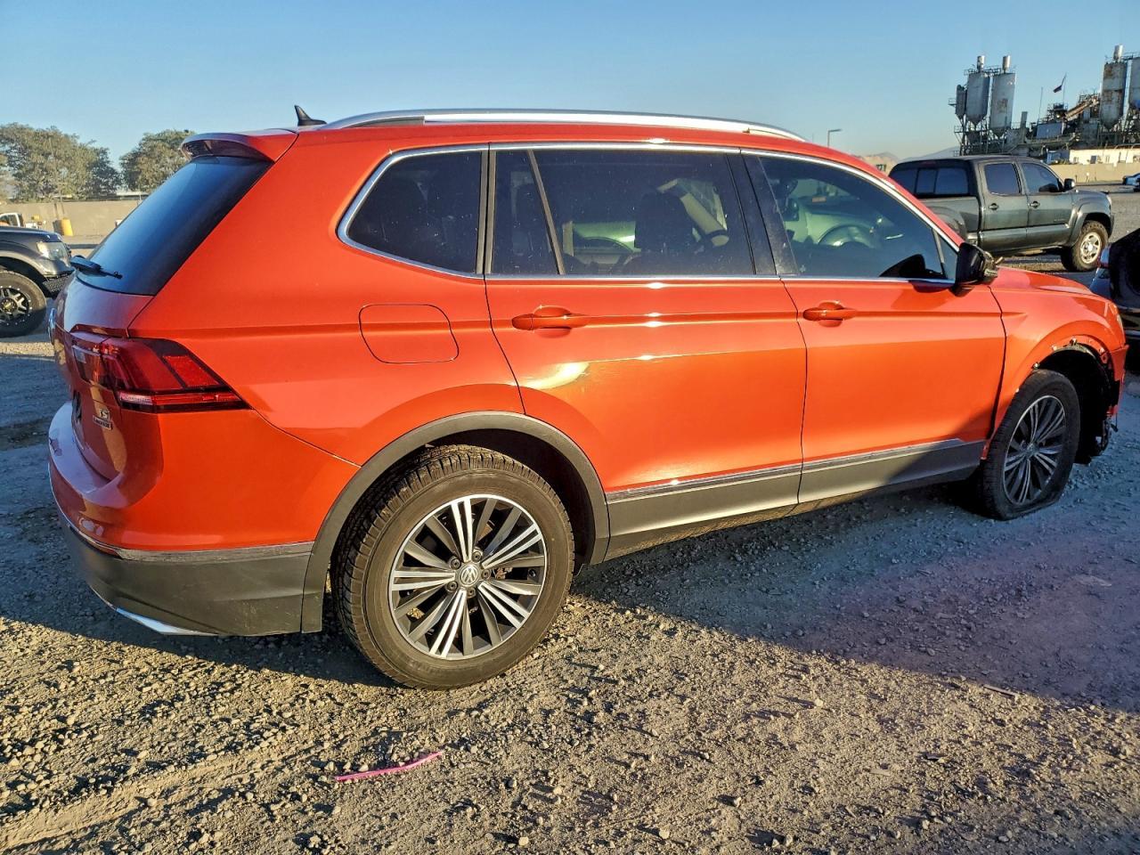 2018 Volkswagen Tiguan Se - Фото 3